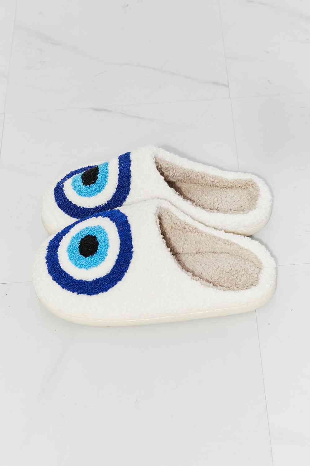 MMShoes Eye Plush Slipper - Luna Haru