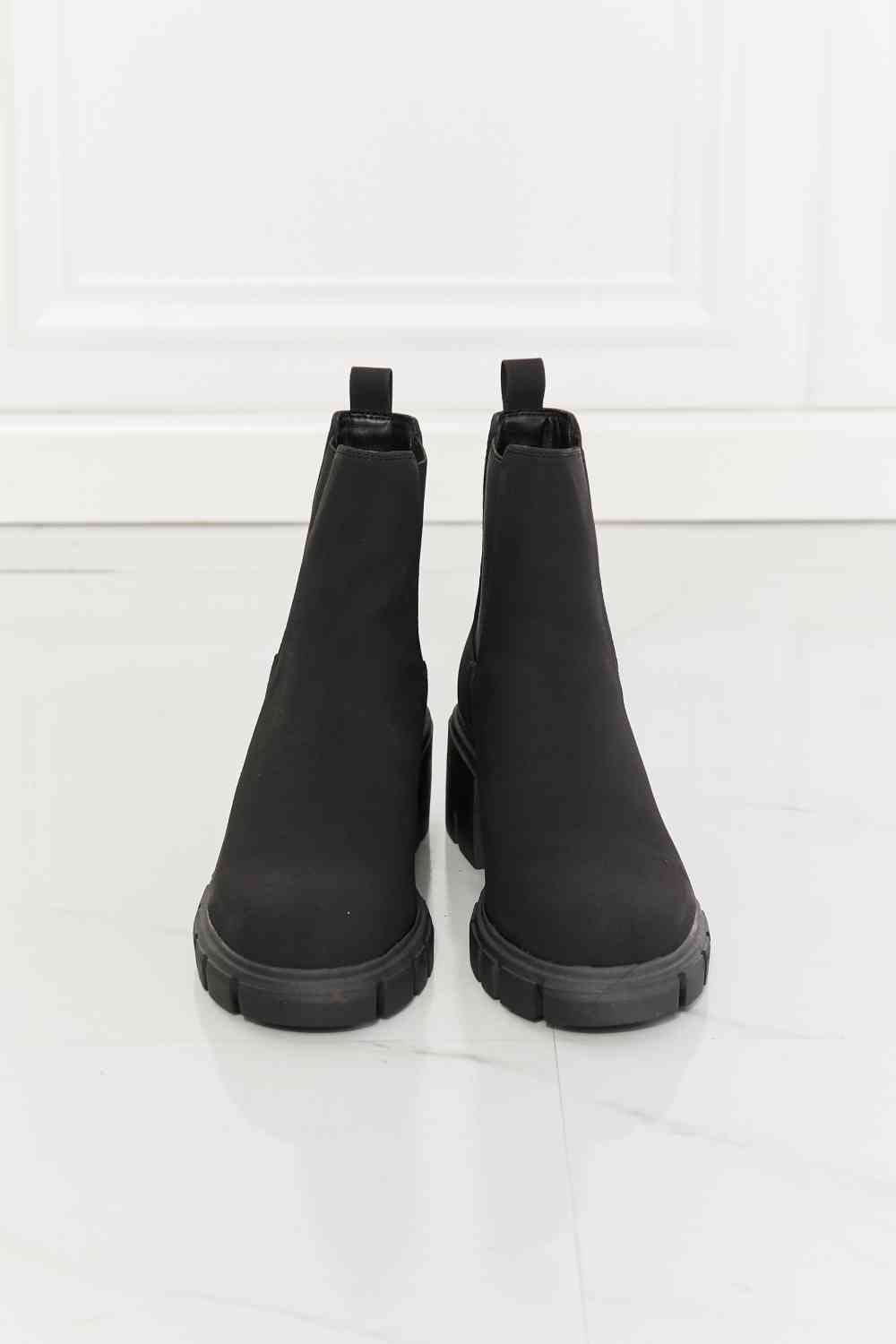 MMShoes Work For It Matte Lug Sole Chelsea Boots in Black - Luna Haru