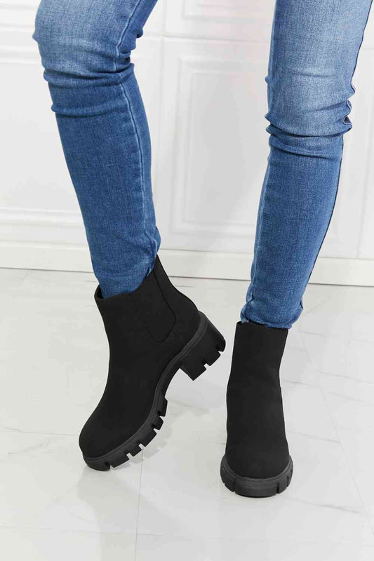 MMShoes Work For It Matte Lug Sole Chelsea Boots in Black - Luna Haru